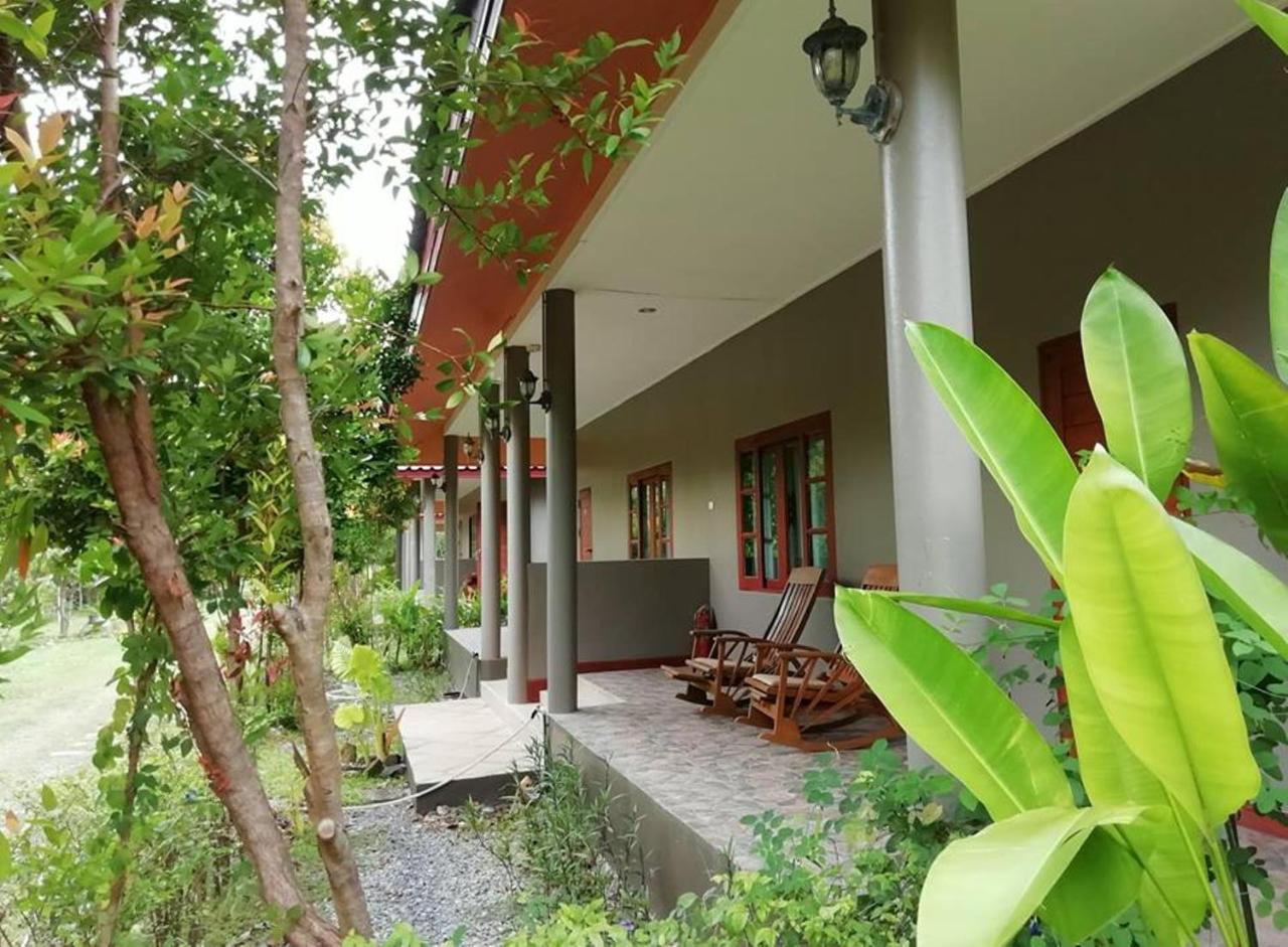 Lanta Wanida Resort Ko Lanta Exterior foto
